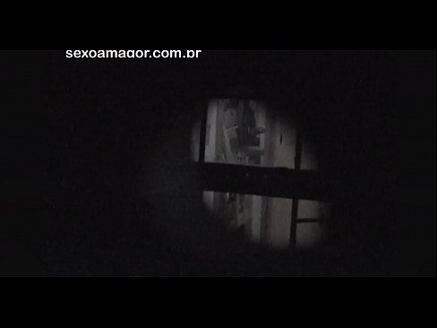 ❤️ Lourinho é filmado secretamente por um voyeur de bairro escondido atrás de tijolos ocos Porno real em porno pt.pornado-co.ru ❌